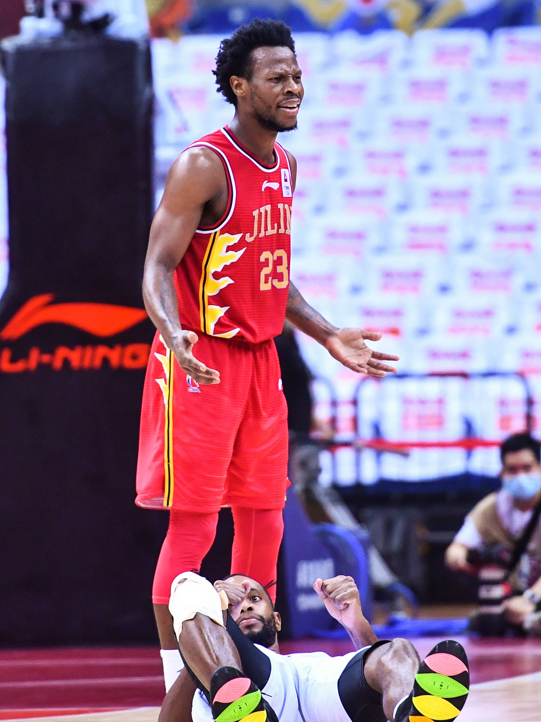 季后赛前瞻:一场场激烈角逐期待不断升温的简单介绍 季后赛前瞻:一场场激烈角逐期待不断升温的简单介绍